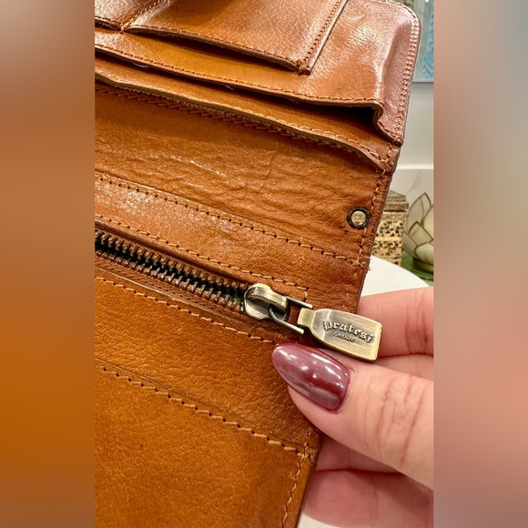 Pratesi - Firenze - Florence, Italy - Handmade Distressed Leather Wallet - VGUC - Picture 17 of 17